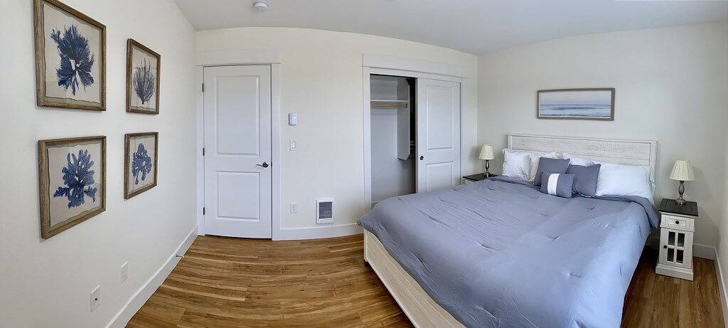 Blue Anchor Cottage - pet friendly retreat! Game Room! in Ocean Shores, Grays Harbor County