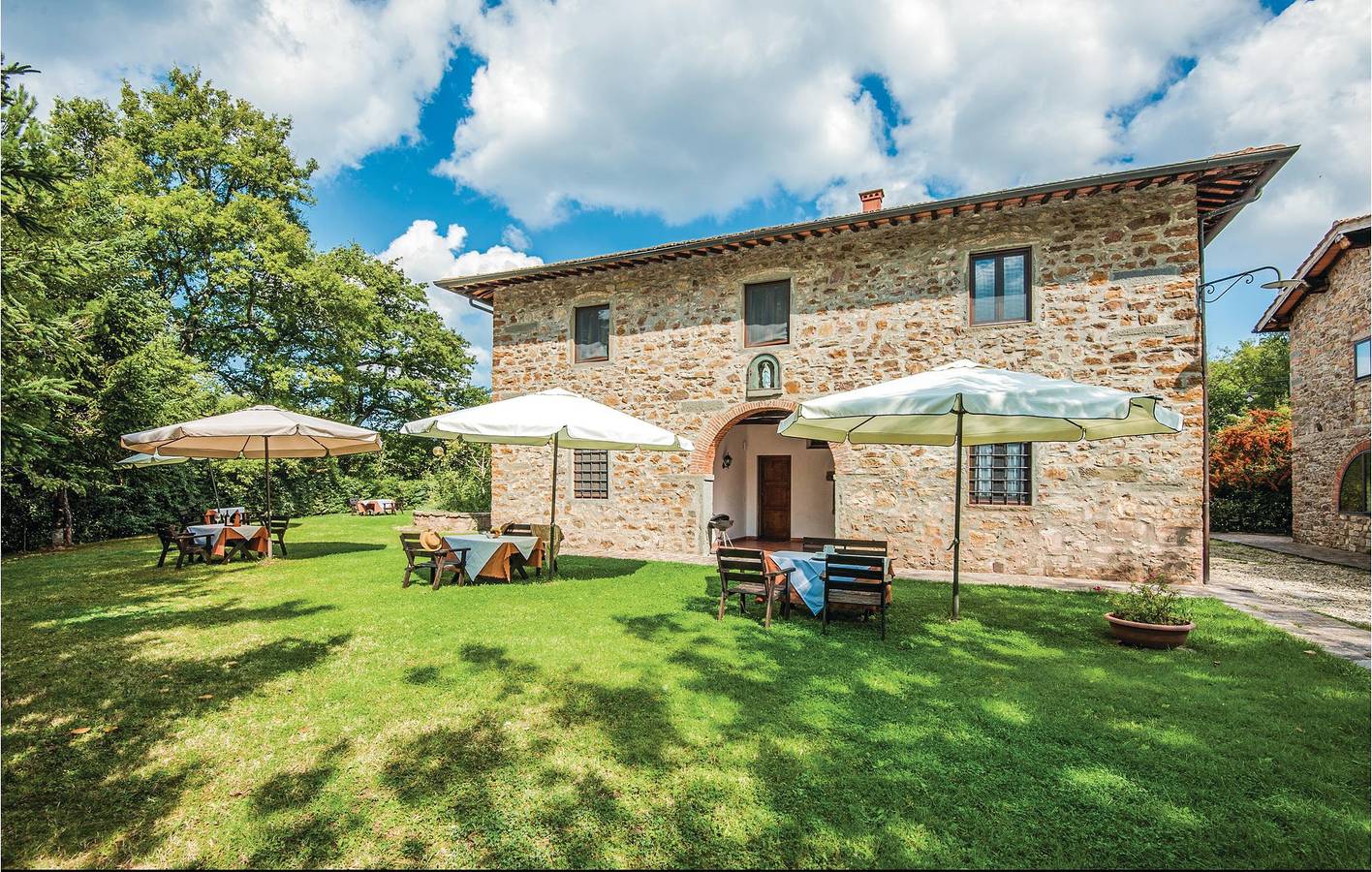 Entire holiday apartment, Poolside Apartment near Lago di Dudda in Chianti