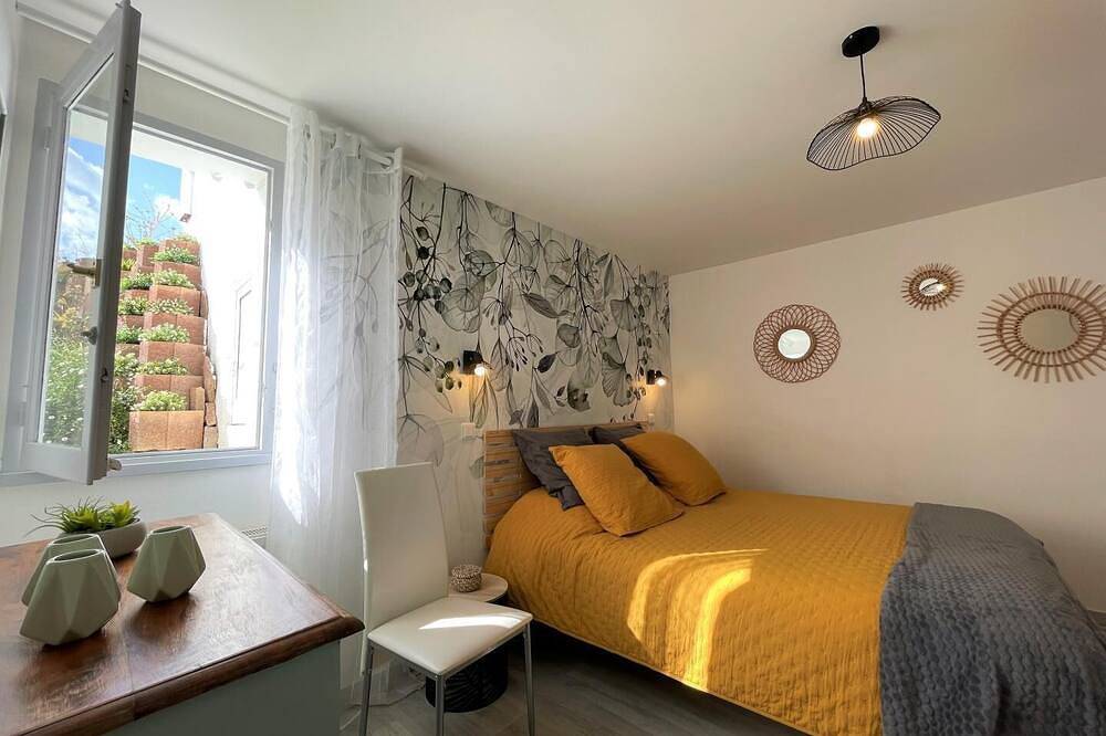 Irrintzina - Villefranque in Villefranque, Bayonne region