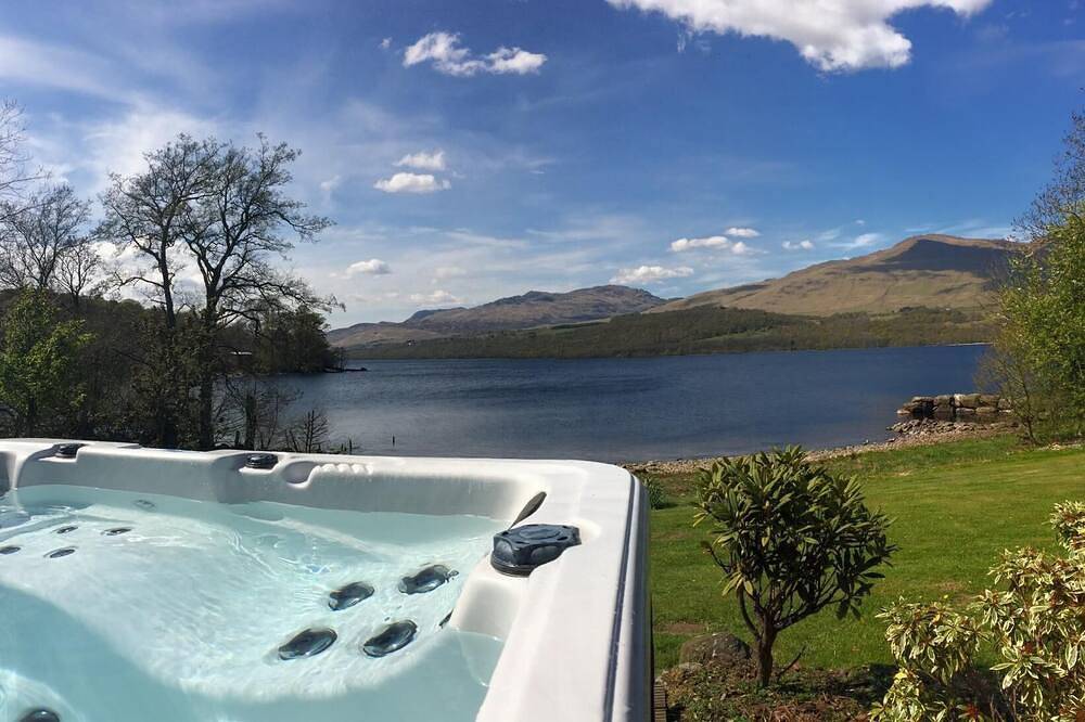 Glamping for 8 People in Loch Tay, Stirling region