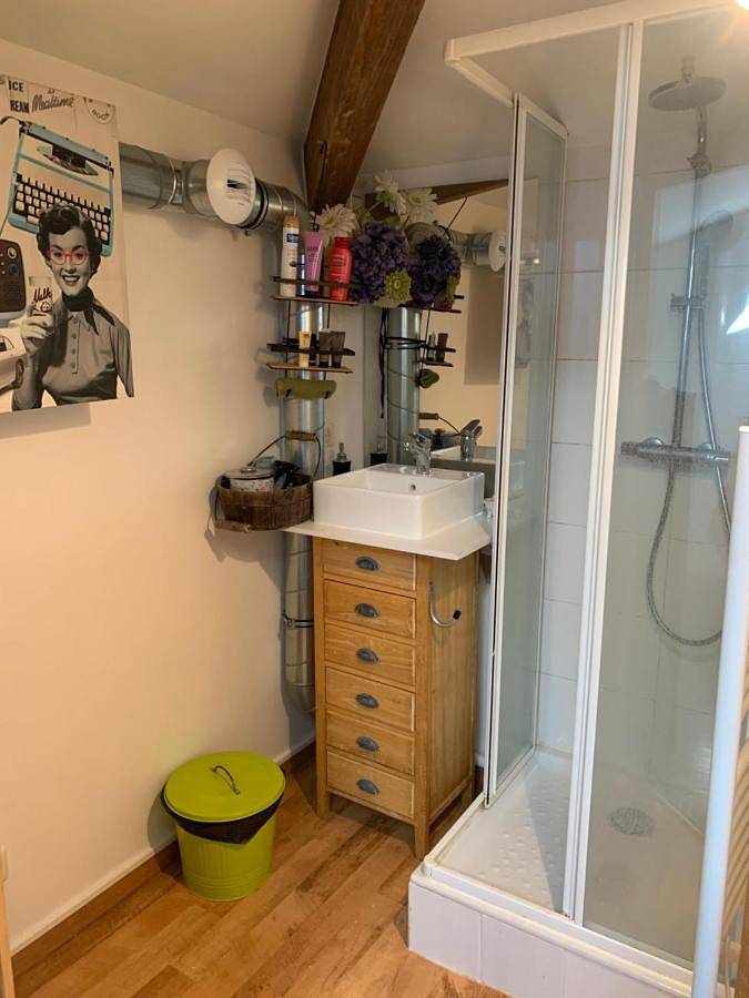 Gîte pour 8 personnes, avec terrasse ainsi que vue et piscine à Vaux-en-Beaujolais - 3