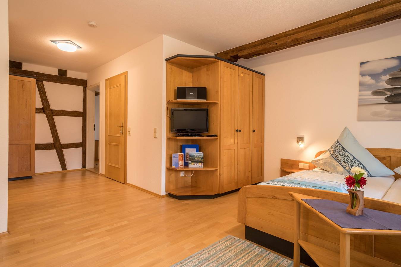 Ganze Wohnung, Ferienwohnung "Risthof 4" Balkon, gemeinsamer Garten, Sauna und Spielplatz in Owingen, Region Bodensee-Oberschwaben