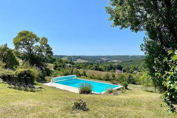 Location de vacances pour 10 personnes, avec jardin à Coulounieix-Chamiers