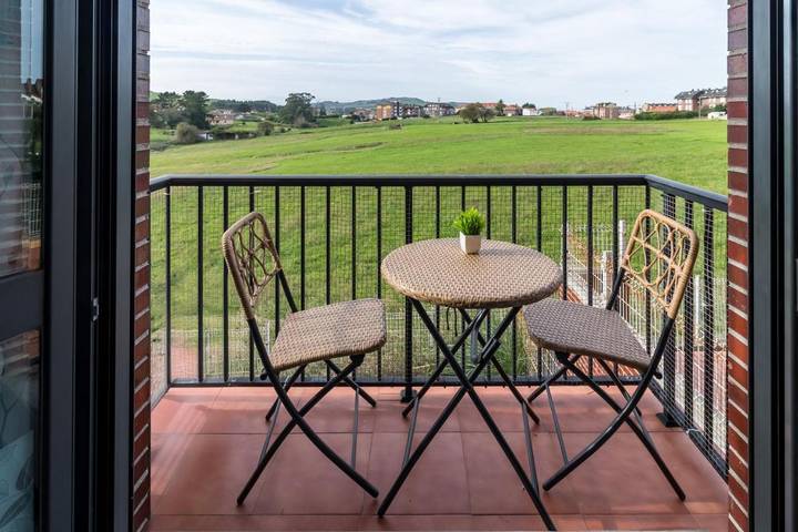 Apartamento para 4 personas, con Balcón además de Terraza y Vistas en Suances