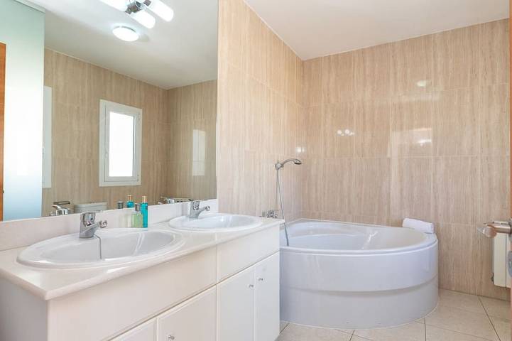 Villa für 18 Personen, mit Whirlpool und Balkon in Lloret de Mar - 3