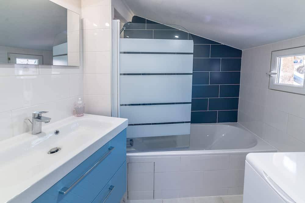 Apartamento entero, Apartamento Terraza - Centro Histórico - Lugares a las áreas in Grasse, Region de Cannes