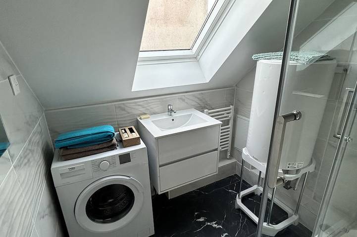 Gîte pour 2 personnes, avec terrasse ainsi que jardin et jacuzzi à Massy - 4