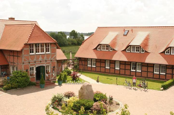 Ferienhaus für 3 Personen, mit Pool und Terrasse in Ludorf