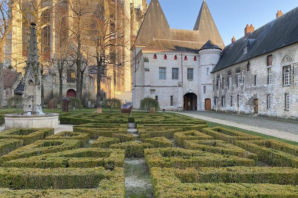 Ganze Wohnung, Appartement de Charme in Beauvais, Oise