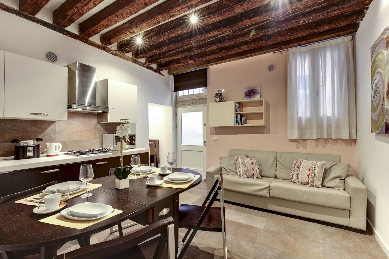Entire apartment, I Quattro Mori by Wonderful Italy in Venice, Laguna di Venezia