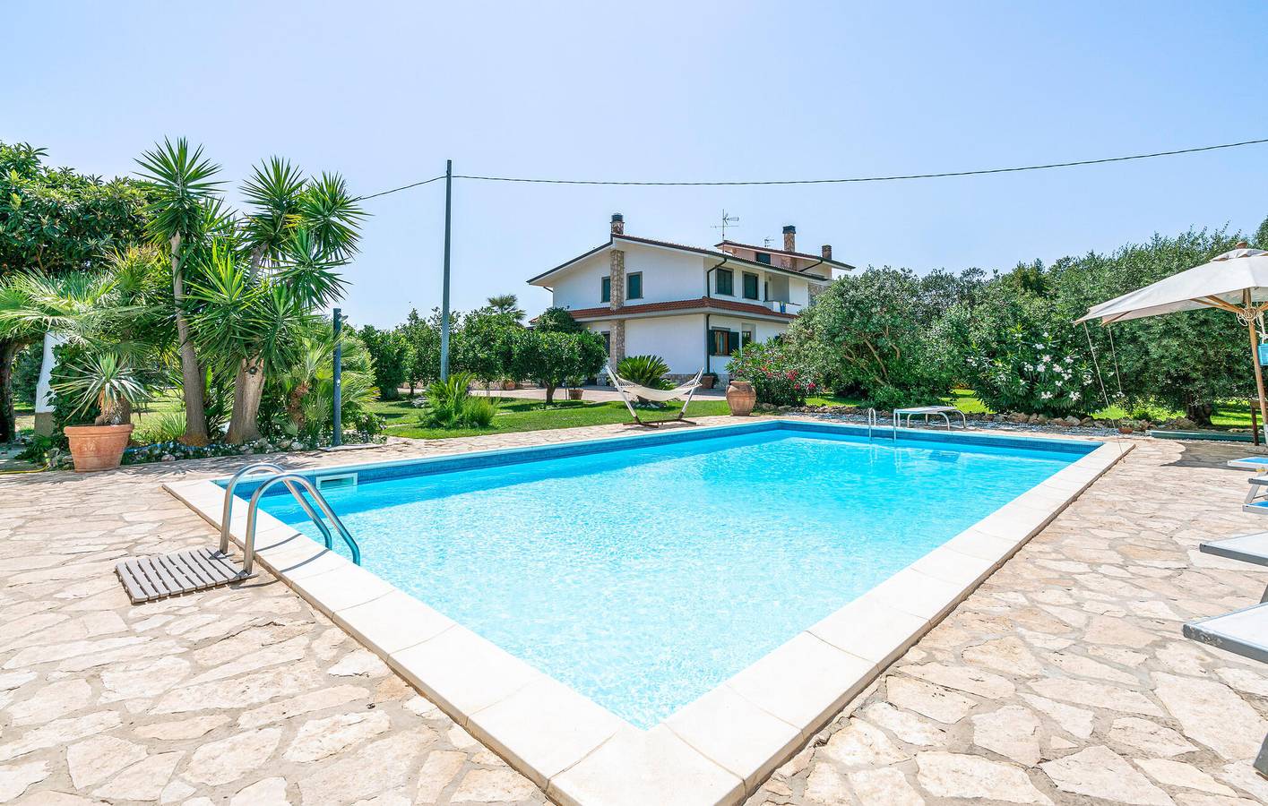 Acogedor apartamento con aparcamiento, WiFi, terraza y aire acondicionado in Sabaudia, Agro Pontino