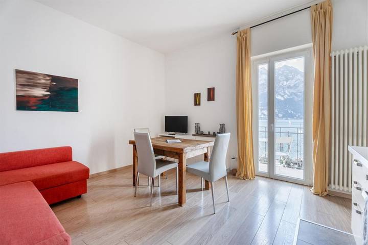 Ferienwohnung für 2 Personen, mit Seeblick und Ausblick sowie Balkon in Torbole - 4