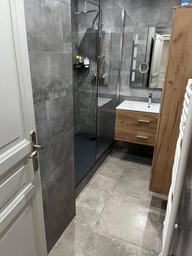 Location de vacances pour 2 personnes, avec jacuzzi et jardin à La Tour-de-Salvagny - 4