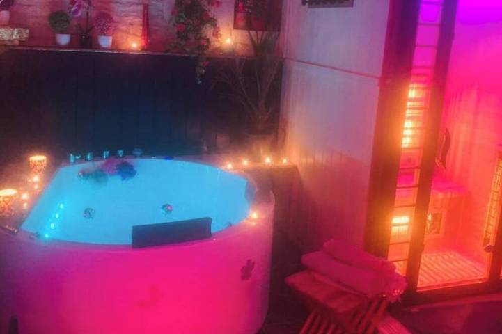 Holiday home for 2 people, with garden and hot tub as well as sauna, with pets - 1