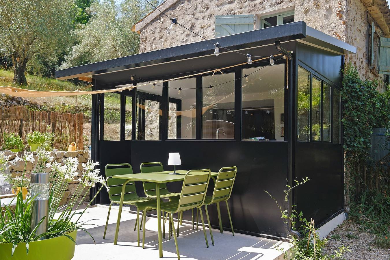 Maison de vacances « La Bergerie dans les oliviers » avec vue montagne, piscine partagée et Wi-Fi in Le Bar-sur-Loup, Côte méditerranéenne (France)