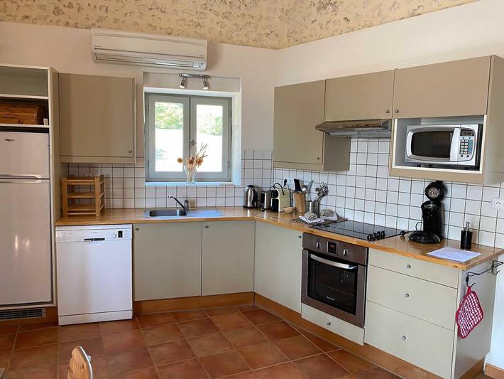 Location de vacances pour 8 personnes, avec piscine et jardin à Chalais - 4