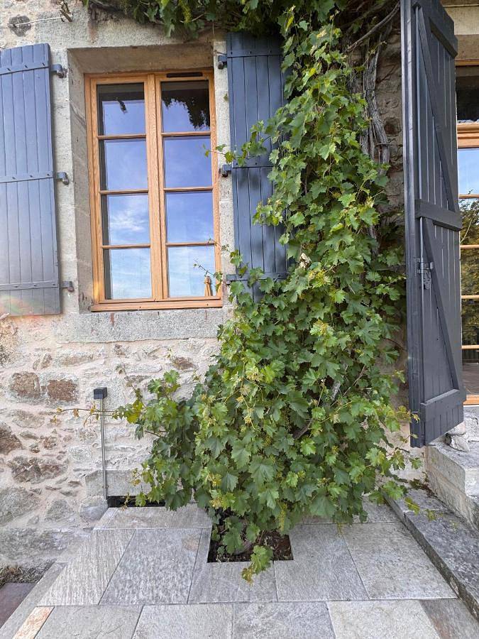 Location de vacances pour 10 personnes, avec Balcon et Terrasse ainsi que Jardin et Piscine à Vabre-Tizac - 2