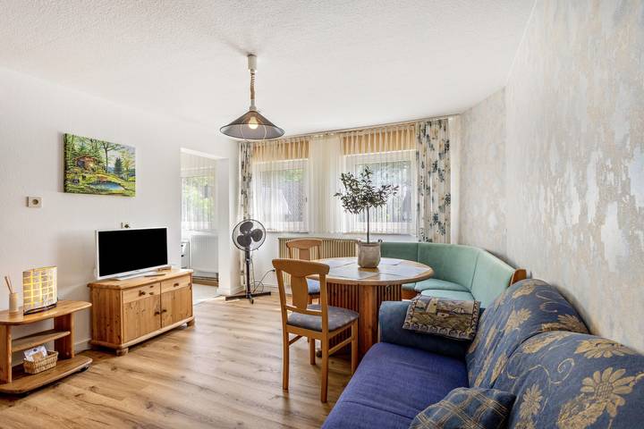 Appartement entier, Appartement '2 Bergblick, 60 m²' avec vue sur la montagne, jardin commun et Wi-Fi in Lennestadt, Sauerland