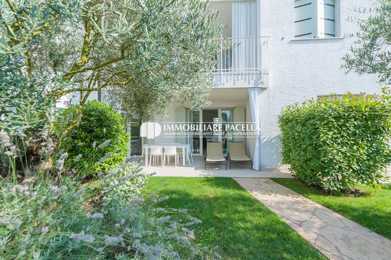 Appartamento intero, Villaggio Les Maisons - appartamento con 3 camere da letto, 2 bagni in Lido di Jesolo, Jesolo Centro
