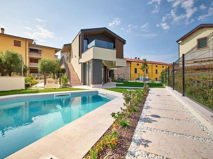 Maison d’hôte pour 2 personnes, avec terrasse et vue ainsi que jardin et piscine, animaux acceptés à Bardolino - 2