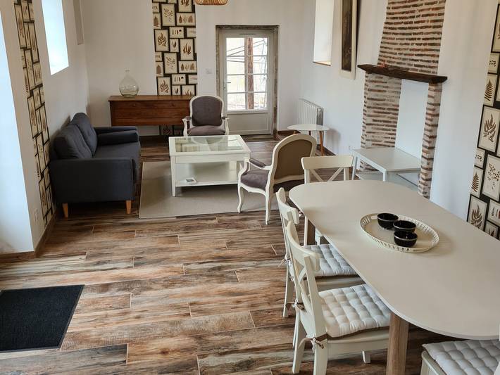 Gîte pour 6 personnes, avec jardin à Loury