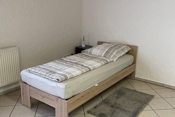 Ganze Wohnung, Neu renovierte, kleine Ferienwohnung Schiffmann (38 qm) in Pressath, Naturpark Nördlicher Oberpfälzer Wald