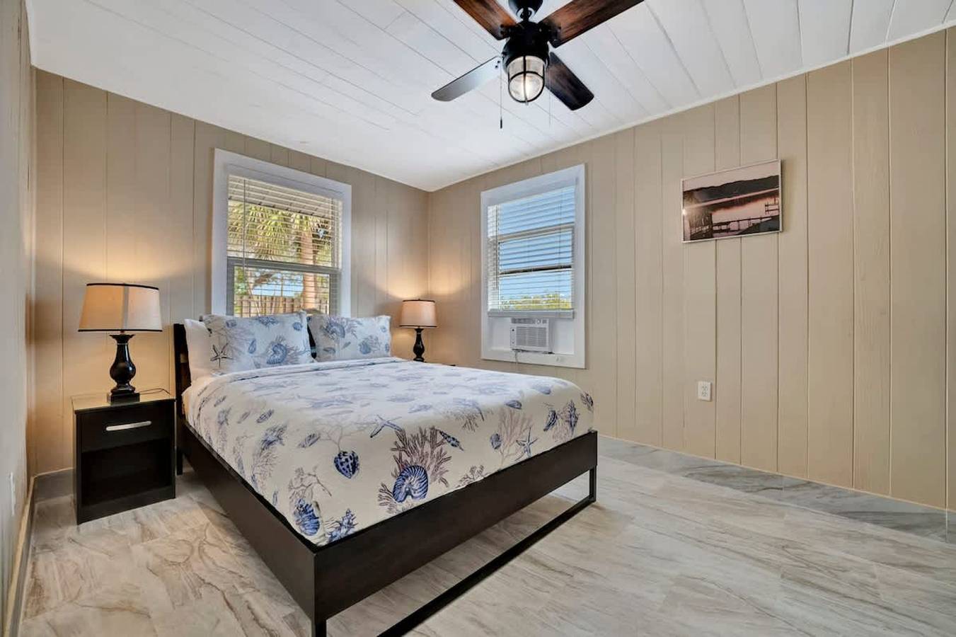 Apartamento entero, Stones Throw Beachside Bungalow  1 On The Beach  in Indian Rocks Beach, Pinellas County