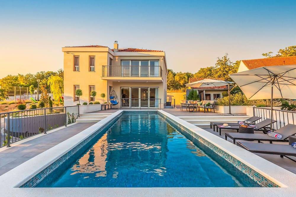 Casa vacanza a Dugopolje a partire da 500€ a notte