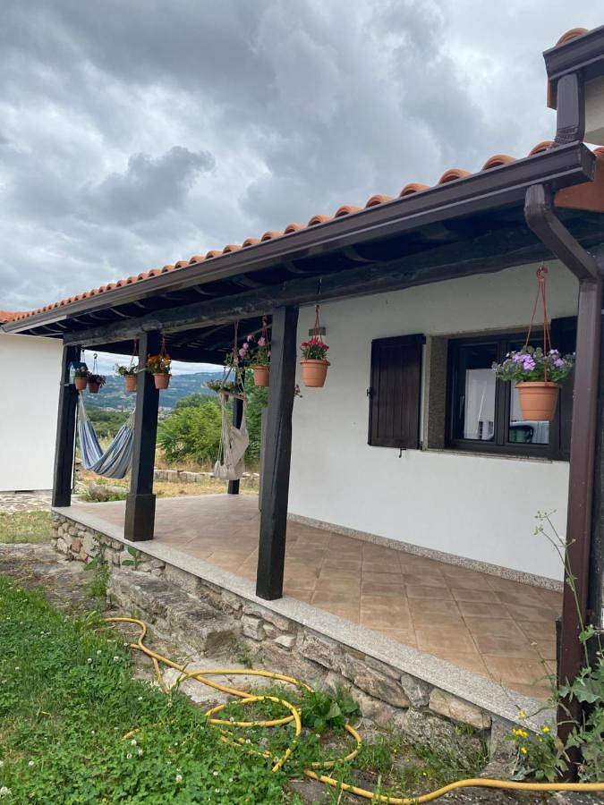 Location de vacances pour 4 personnes, avec bassin pour enfant et jardin ainsi que piscine et vue à Chaves - 4