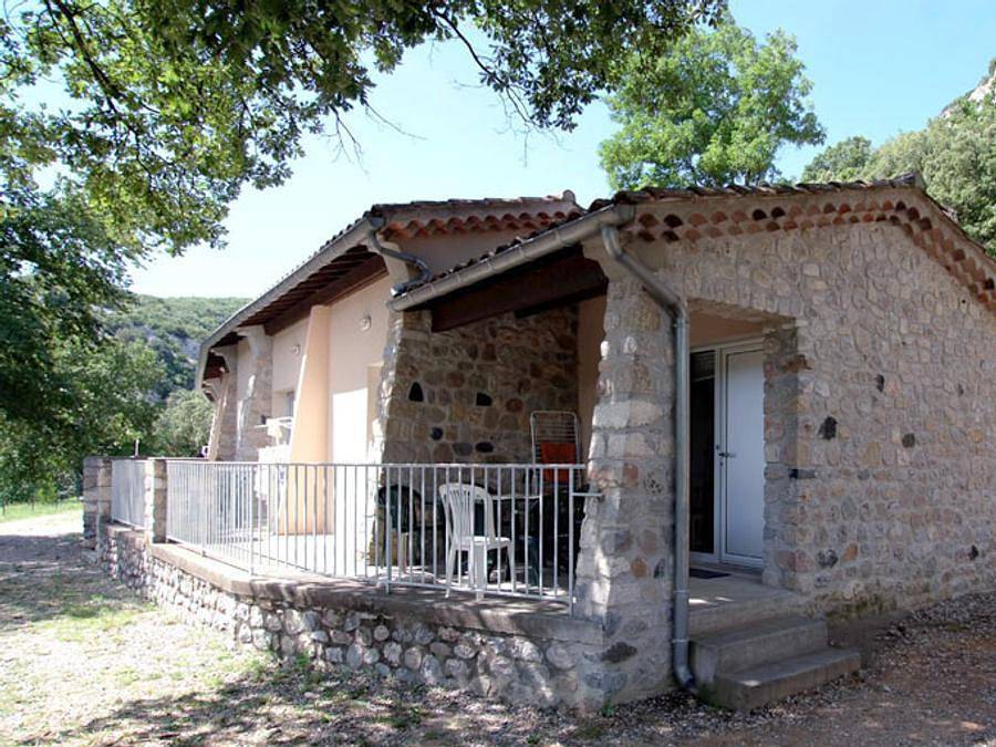 Camping Domaine Des Blachas - Country house 4 persons - Pavilion with view - 1 bedroom with air conditioning + terrace and Tv in Salavas, Gorges de l’Ardèche