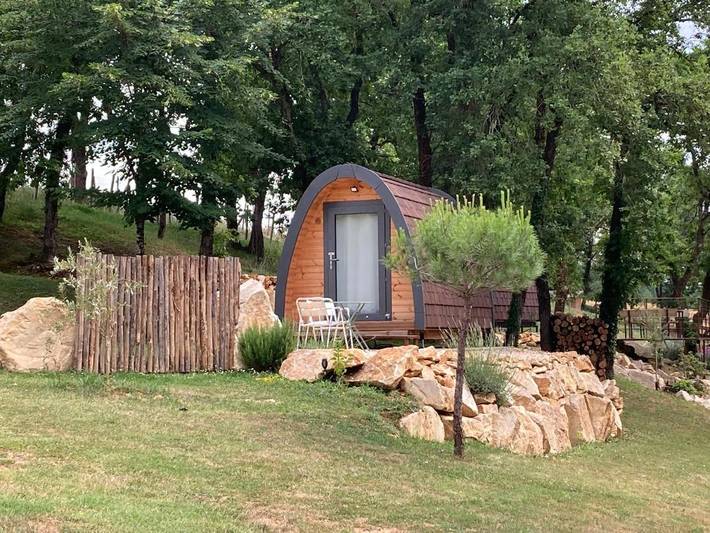 Camping pour 2 personnes, avec Terrasse ainsi que Jardin et Vue en Charente