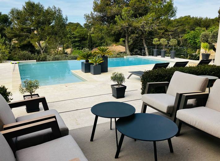 Gîte pour 4 personnes, avec terrasse ainsi que piscine et jardin dans le Gard - 2