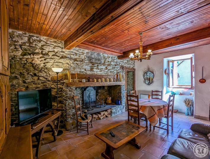 Gîte pour 2 personnes, avec terrasse et jardin