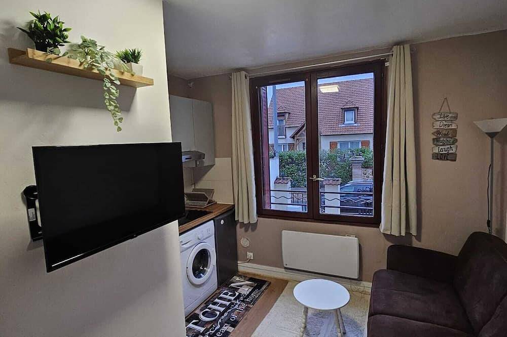 Entire apartment, Studio in Champigny sur marne near Disneyland in Champigny-sur-Marne, Val-de-Marne