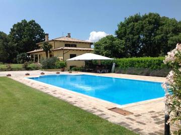 Gîte pour 6 personnes, avec vue ainsi que jardin et piscine à Gualdo Cattaneo