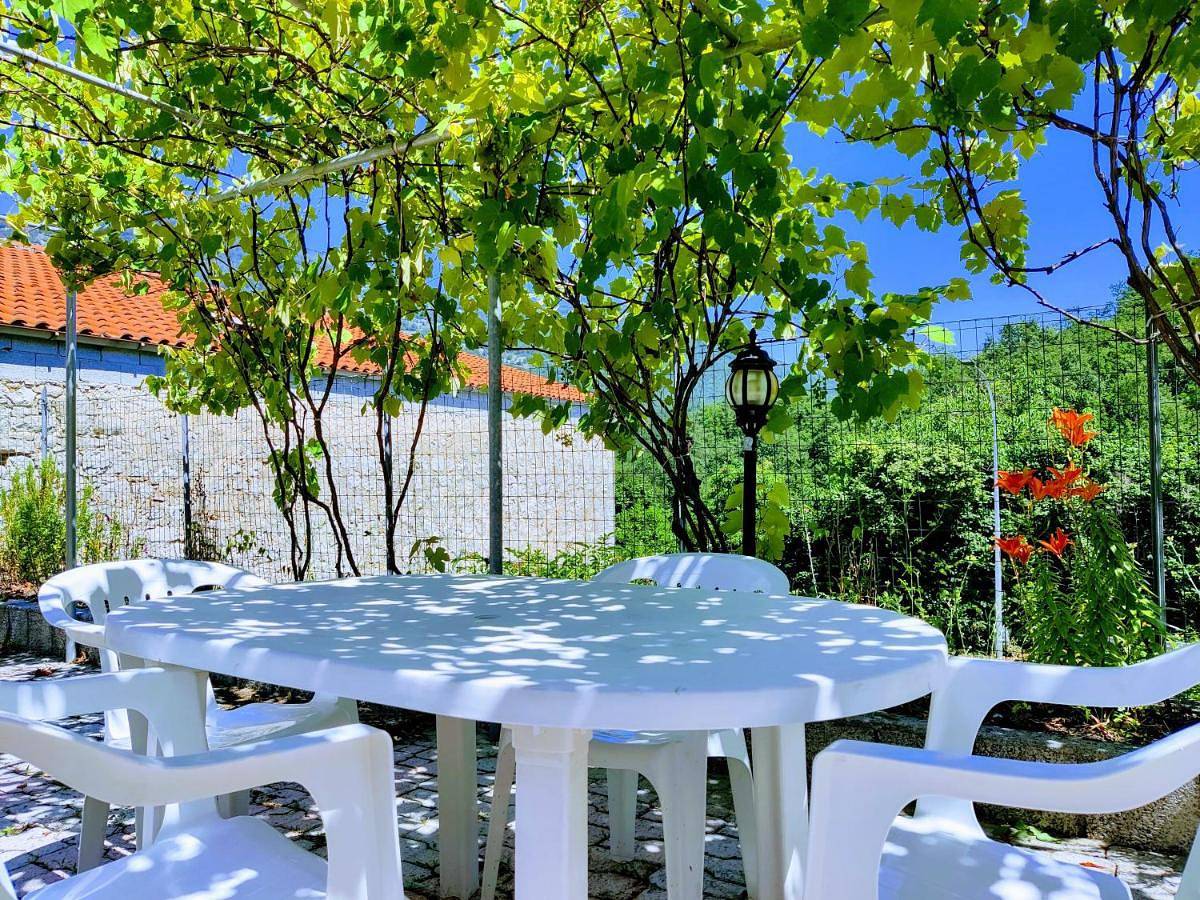 Casa rustica con terrazza e barbecue in Sessano del Molise, Provincia d'Isernia