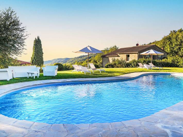 Appartamento per 2 persone, con giardino e piscina a Londa