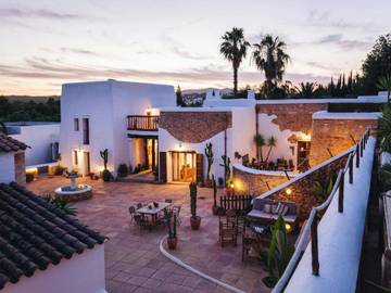 Villa in Santa Eulària des Riu, Ibiza Osten für 12 