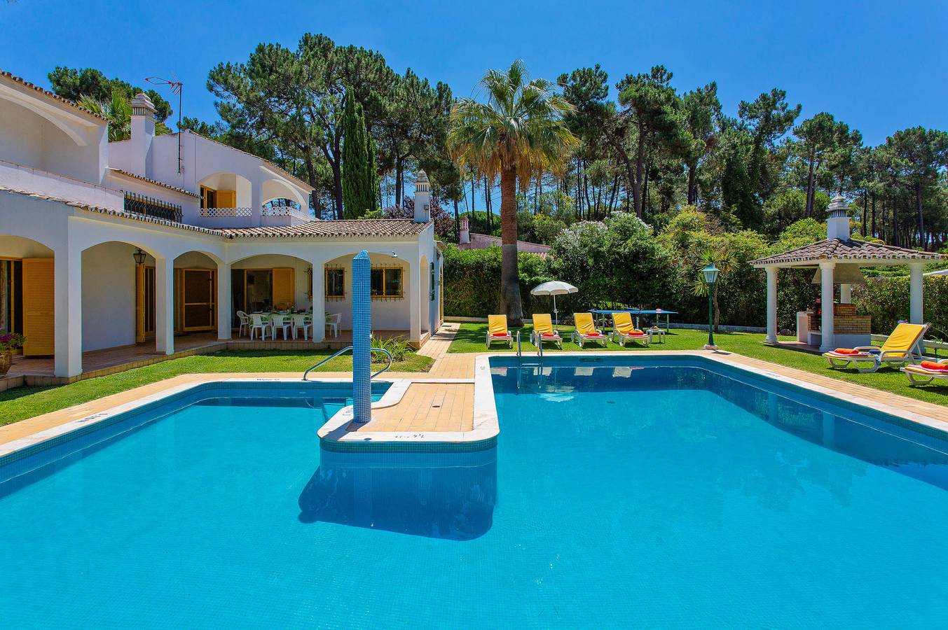 Villa Miralago by Villa Plus in Vilamoura, Quarteira