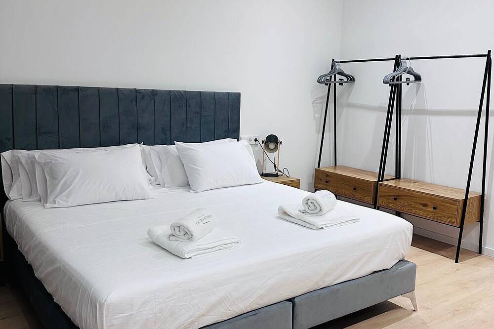 House with Private Pool, Comfortable and Family Friendly in Maria de la Salut, Majorca Center