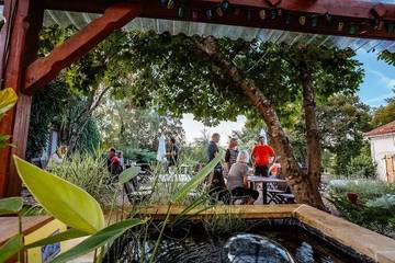 Camping pour 6 Personnes dans Saint-Sulpice-de-Mareuil, Périgord Vert, Photo 4