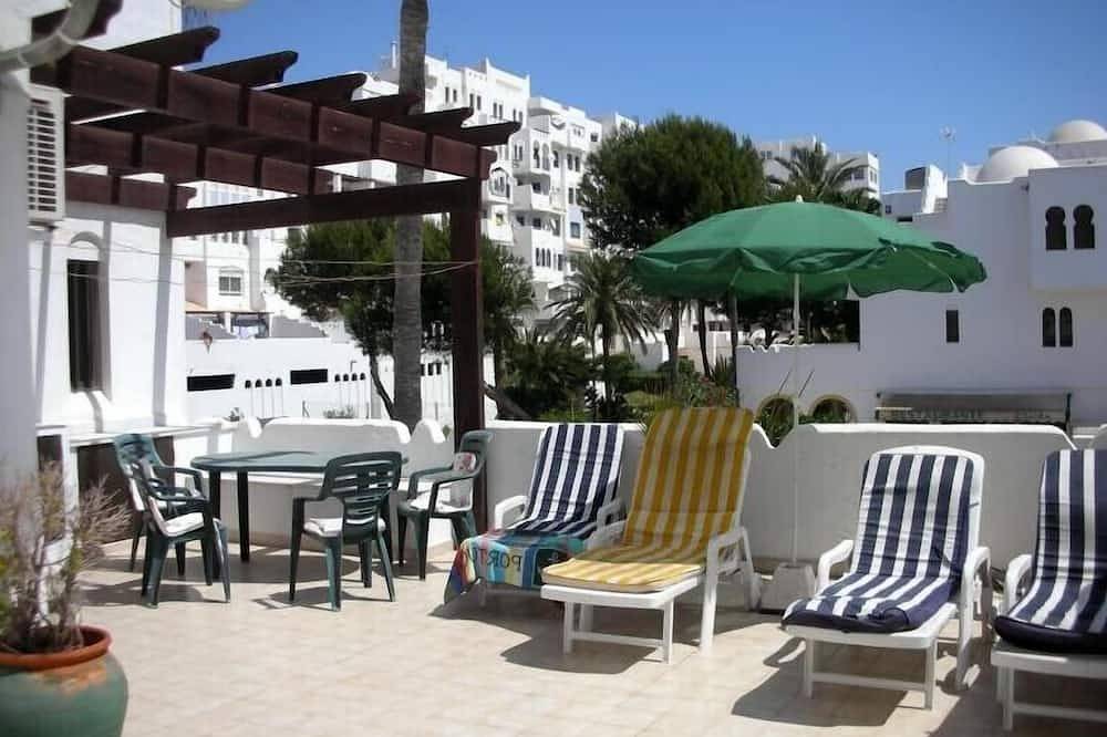 Appartamento intero, Spazioso appartamento con 2 camera da letto ampio terrazzo A / C Tv. Wi-Fi. Vicino al Beach & Golf in Urbanización Roquetas de Mar, Roquetas de Mar