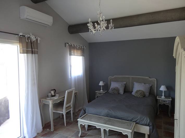 Location de vacances pour 2 personnes, avec jardin et piscine à Saint-Rémy-de-Provence - 3