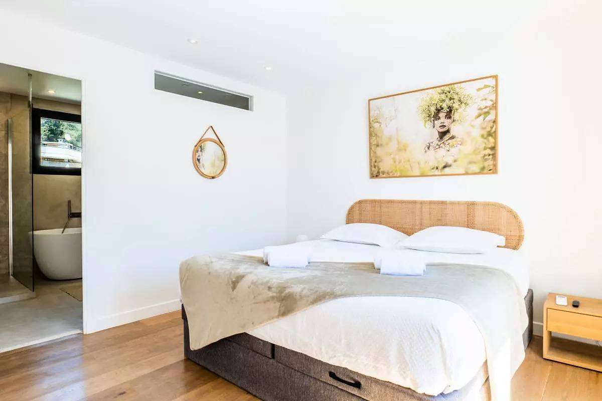 House 10 pers., swimming pool, close to the centre of Cannes in Cannes, Cannes region