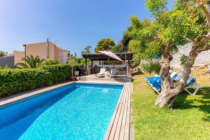Location de vacances pour 8 personnes, avec sauna ainsi que jardin et terrasse à Sant Pere de Ribes - 2