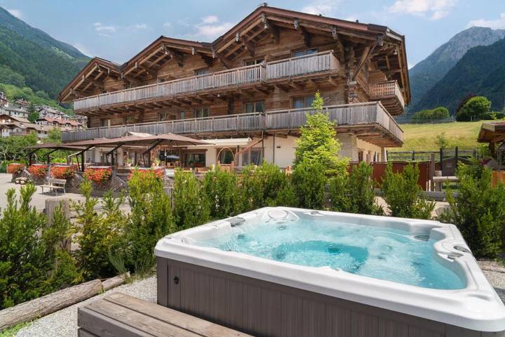 Appartamento per 2 persone, con Balcone e Terrazza nonché Idromassaggio e Giardino a Schilpario