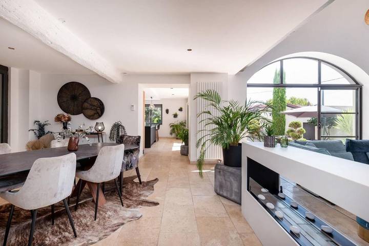 Location de vacances pour 14 personnes, avec Terrasse ainsi que Jardin et Piscine à Brindas - 2