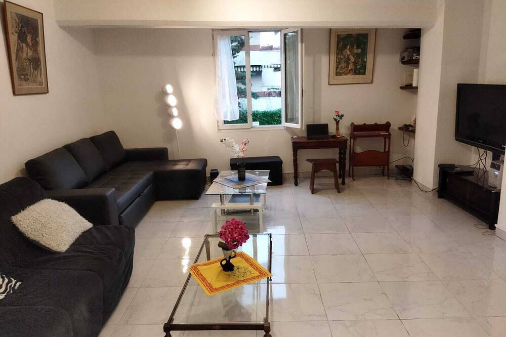 Apartamento entero, Superb, quiet, comfortable studio 15 minutes' walk from Croisette in Cannes, Region de Cannes