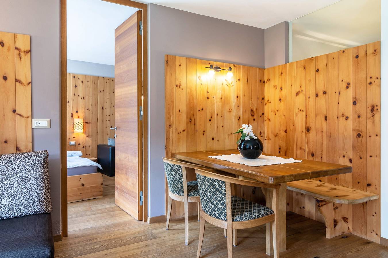 Ganze Wohnung, Ferienwohnung 'La Plates - Domesdi' mit Bergblick, Terrasse und Sauna in St. Ulrich in Gröden, Dolomiti Superski