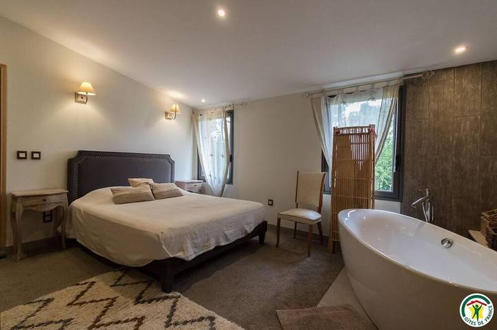 Location de vacances pour 6 personnes, avec jardin et piscine à Aignes - 2